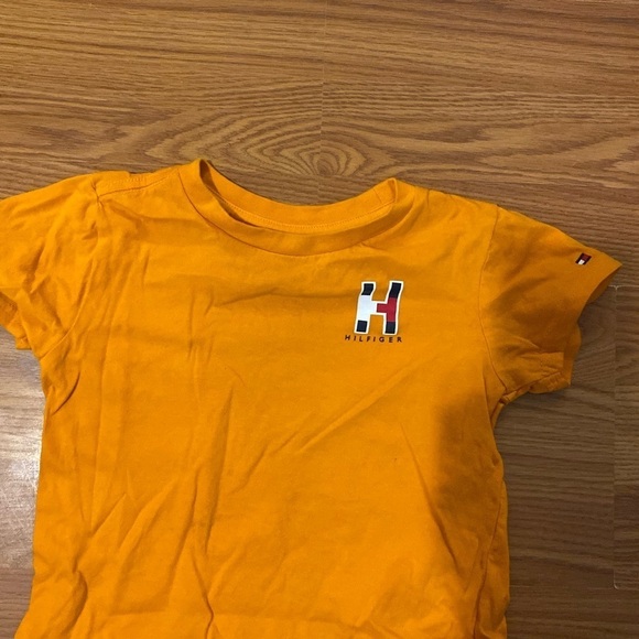 Tommy Hilfiger Tee size 2 T (GA) - Picture 8 of 10